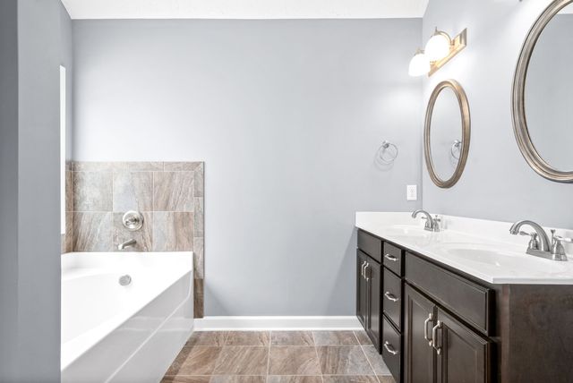 3755 Windmill Dr, Clarksville, TN 37040