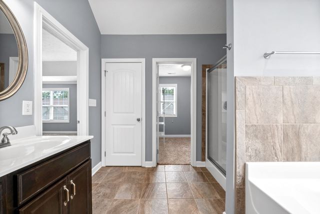 3755 Windmill Dr, Clarksville, TN 37040