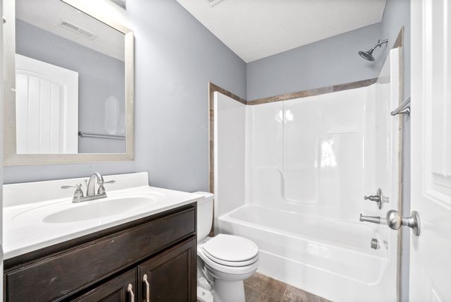 3755 Windmill Dr, Clarksville, TN 37040