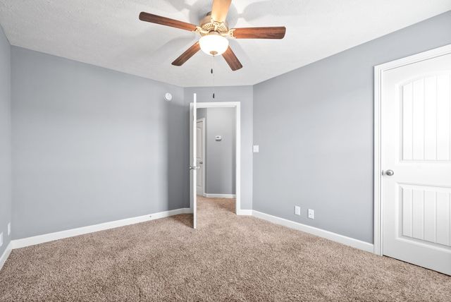 3755 Windmill Dr, Clarksville, TN 37040