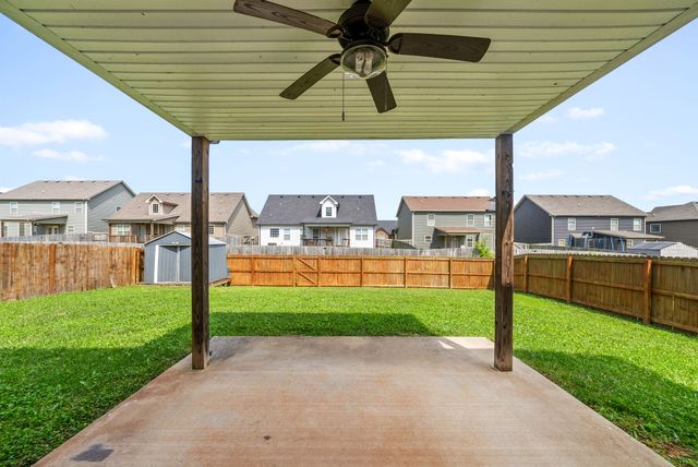 3755 Windmill Dr, Clarksville, TN 37040