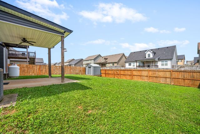 3755 Windmill Dr, Clarksville, TN 37040