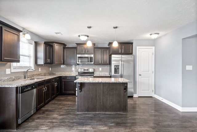 3755 Windmill Dr, Clarksville, TN 37040