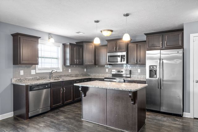 3755 Windmill Dr, Clarksville, TN 37040