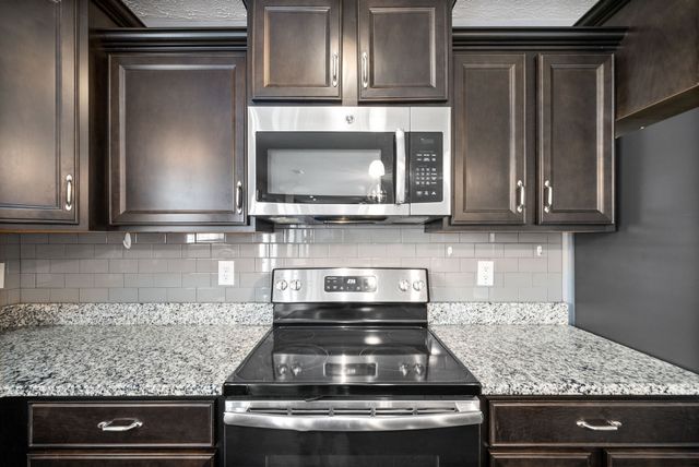 3755 Windmill Dr, Clarksville, TN 37040