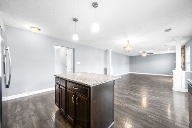 3755 Windmill Dr, Clarksville, TN 37040