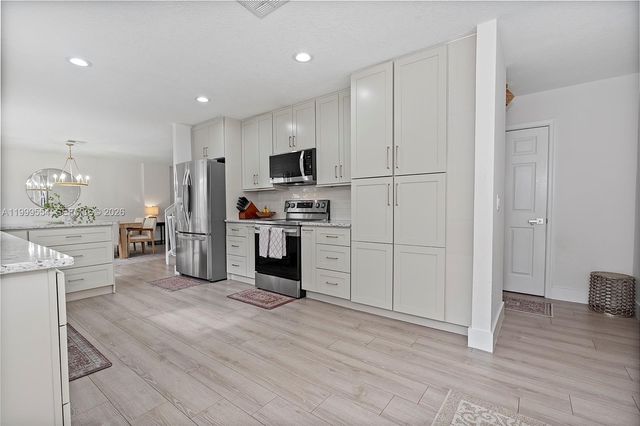 1108 Fosters Mill Dr, Boynton Beach, FL 33436