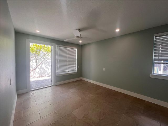 40 82ND AVENUE Unit 3, St Petersburg, FL 33706