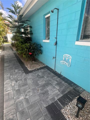 40 82ND AVENUE Unit 3, St Petersburg, FL 33706