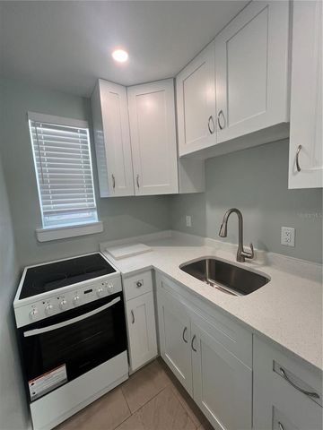 40 82ND AVENUE Unit 3, St Petersburg, FL 33706
