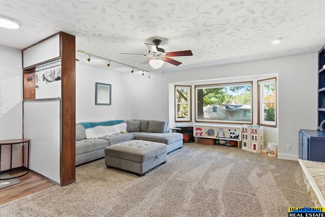 3213 N 97 Street, Omaha, NE 68134