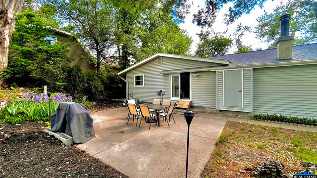 3213 N 97 Street, Omaha, NE 68134