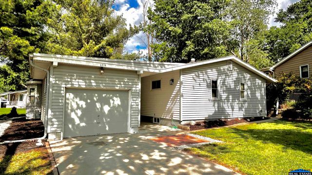 3213 N 97 Street, Omaha, NE 68134