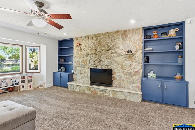 3213 N 97 Street, Omaha, NE 68134