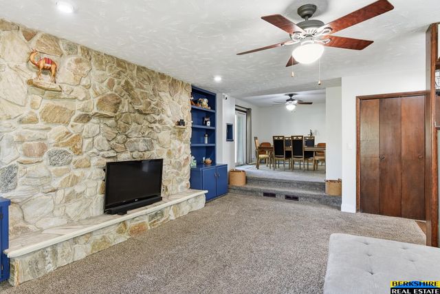 3213 N 97 Street, Omaha, NE 68134