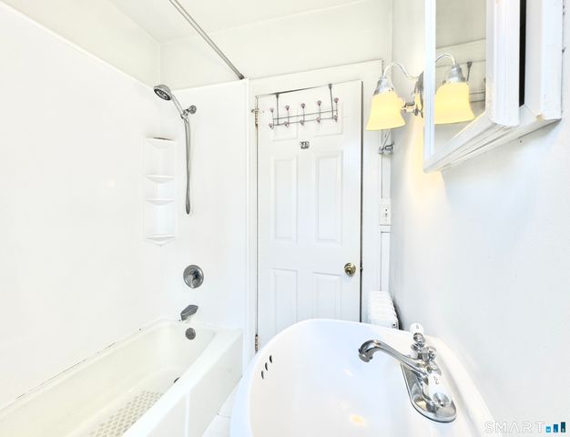 53 Treat Avenue 1, Stamford, CT 06906