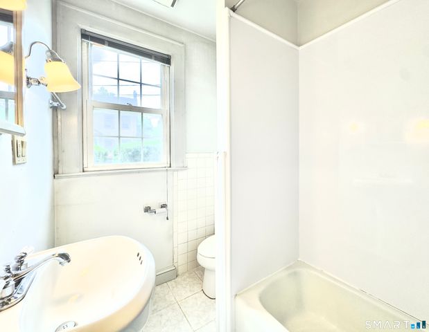 53 Treat Avenue 1, Stamford, CT 06906