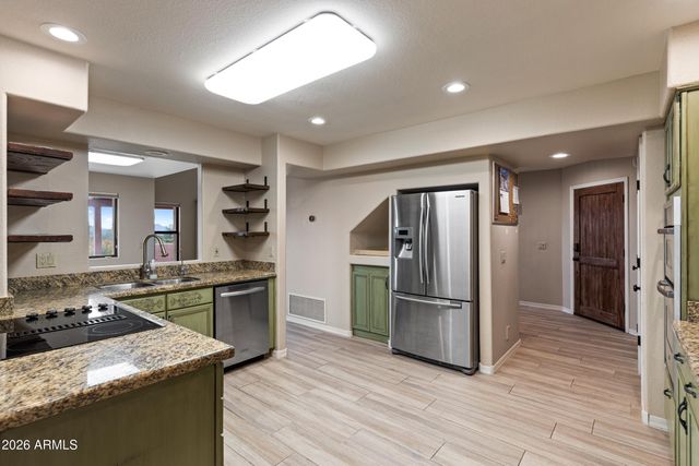 13227 N MIMOSA Drive 105, Fountain Hills, AZ 85268