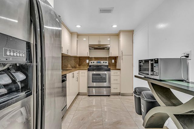 300 Bayview Dr 1709, Sunny Isles Beach, FL 33160