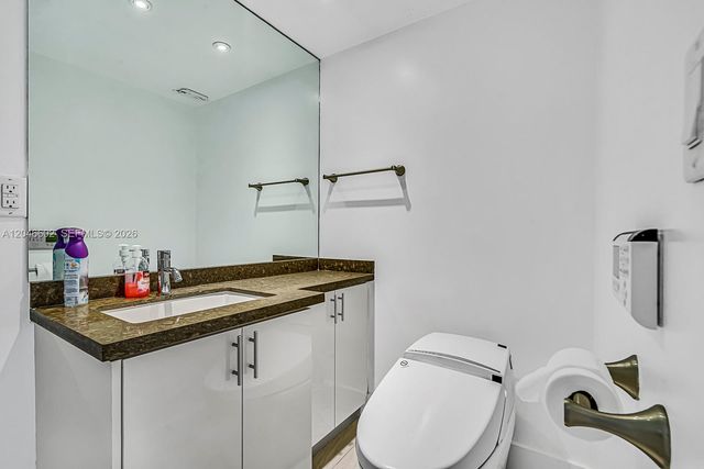 300 Bayview Dr 1709, Sunny Isles Beach, FL 33160