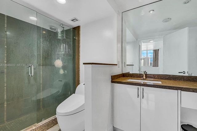 300 Bayview Dr 1709, Sunny Isles Beach, FL 33160