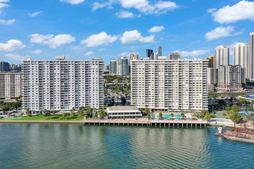 300 Bayview Dr 1709, Sunny Isles Beach, FL 33160