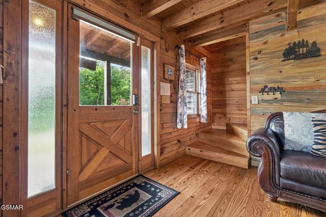 2043 Oakmont Drive, Sevierville, TN 37876