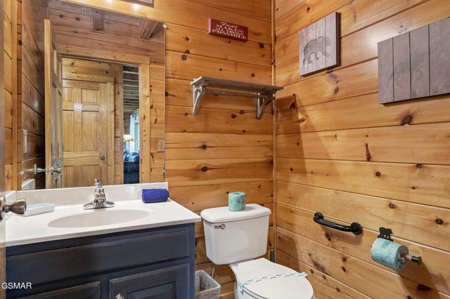 2043 Oakmont Drive, Sevierville, TN 37876
