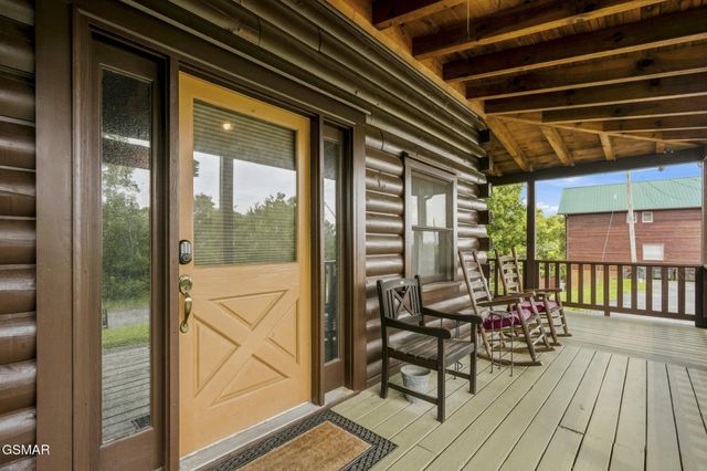 2043 Oakmont Drive, Sevierville, TN 37876