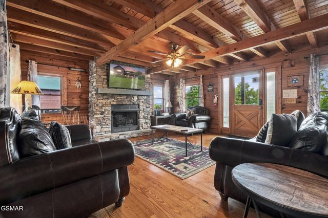 2043 Oakmont Drive, Sevierville, TN 37876