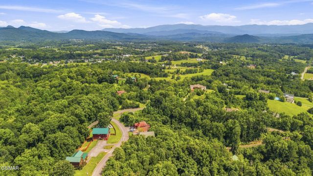 2043 Oakmont Drive, Sevierville, TN 37876