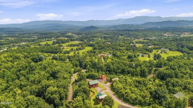 2043 Oakmont Drive, Sevierville, TN 37876