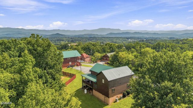 2043 Oakmont Drive, Sevierville, TN 37876