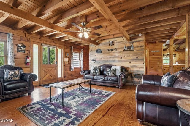2043 Oakmont Drive, Sevierville, TN 37876