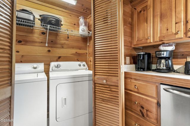 2043 Oakmont Drive, Sevierville, TN 37876