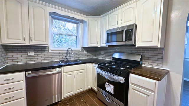 2518 Bethel Church Rd, Bethel Park, PA 15102