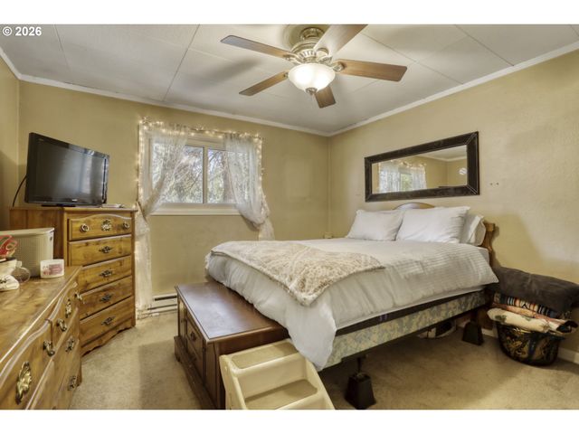 10112 Se CLINTON St, Portland, OR 97266