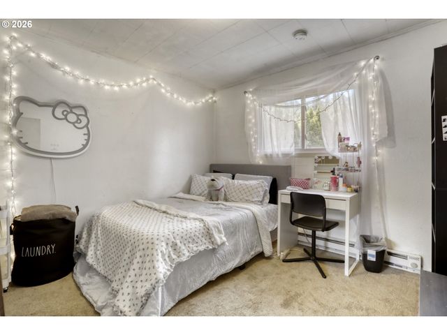 10112 Se CLINTON St, Portland, OR 97266