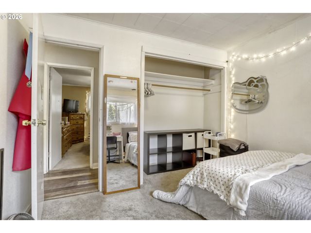 10112 Se CLINTON St, Portland, OR 97266
