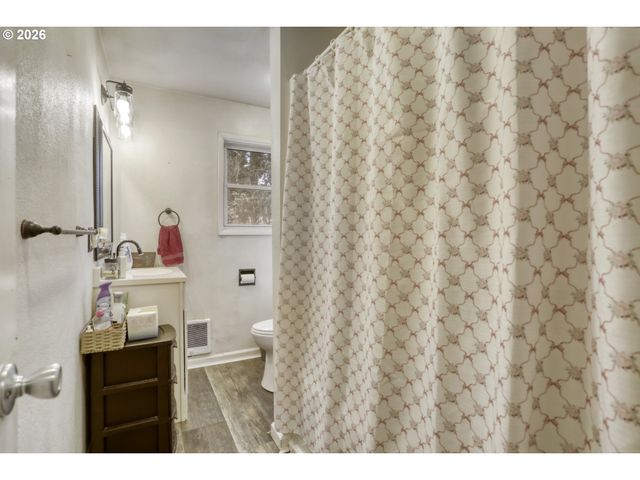 10112 Se CLINTON St, Portland, OR 97266