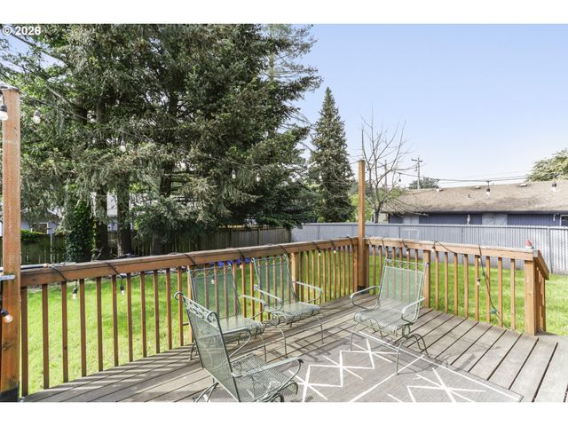 10112 Se CLINTON St, Portland, OR 97266