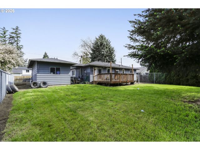 10112 Se CLINTON St, Portland, OR 97266