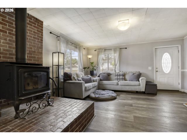 10112 Se CLINTON St, Portland, OR 97266