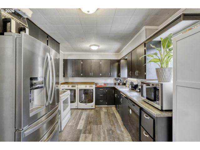 10112 Se CLINTON St, Portland, OR 97266