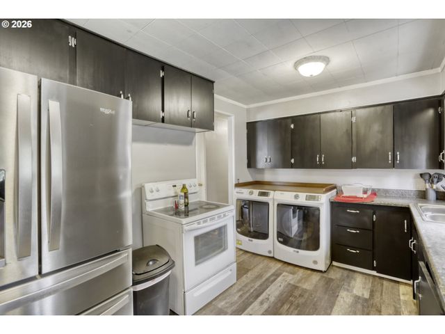 10112 Se CLINTON St, Portland, OR 97266