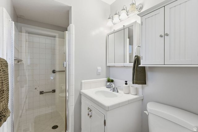 2524 E CAMELBACK RD, Cottonwood Heights, UT 84121
