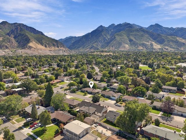 2524 E CAMELBACK RD, Cottonwood Heights, UT 84121