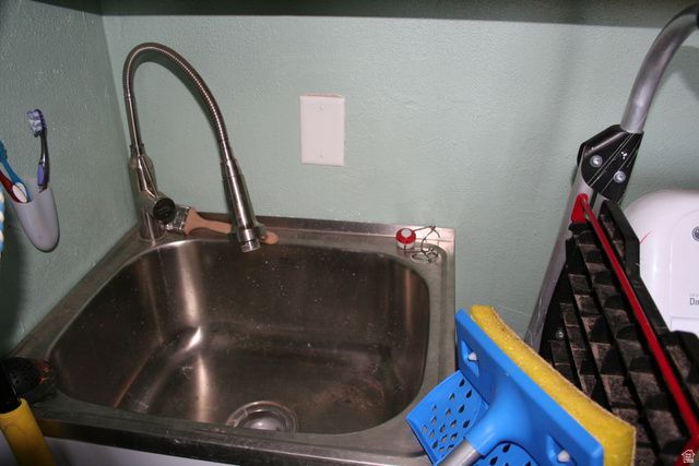 5868 N DRY FORK CANYON RD, Vernal, UT 84078