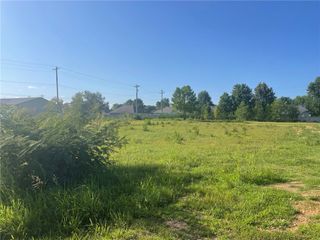 2119 N Center Street, Fayetteville, AR 72701
