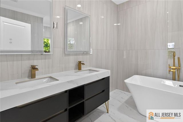 202 Willow Avenue, Piscataway, NJ 08854